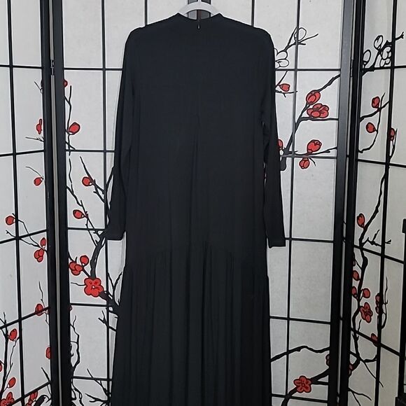 Vaara Full Coverage Long Sleeve Maxi Dress - Picture 5 of 10
